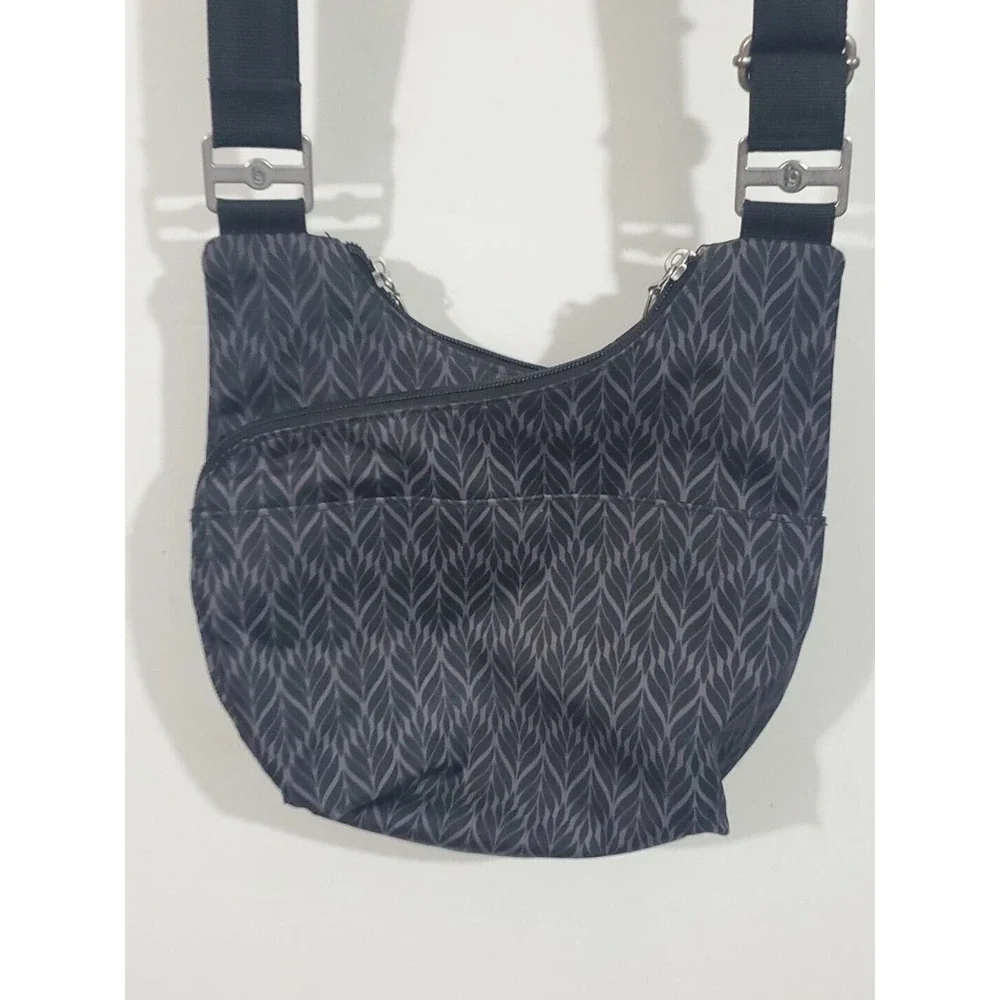 Baggallini this crossbody